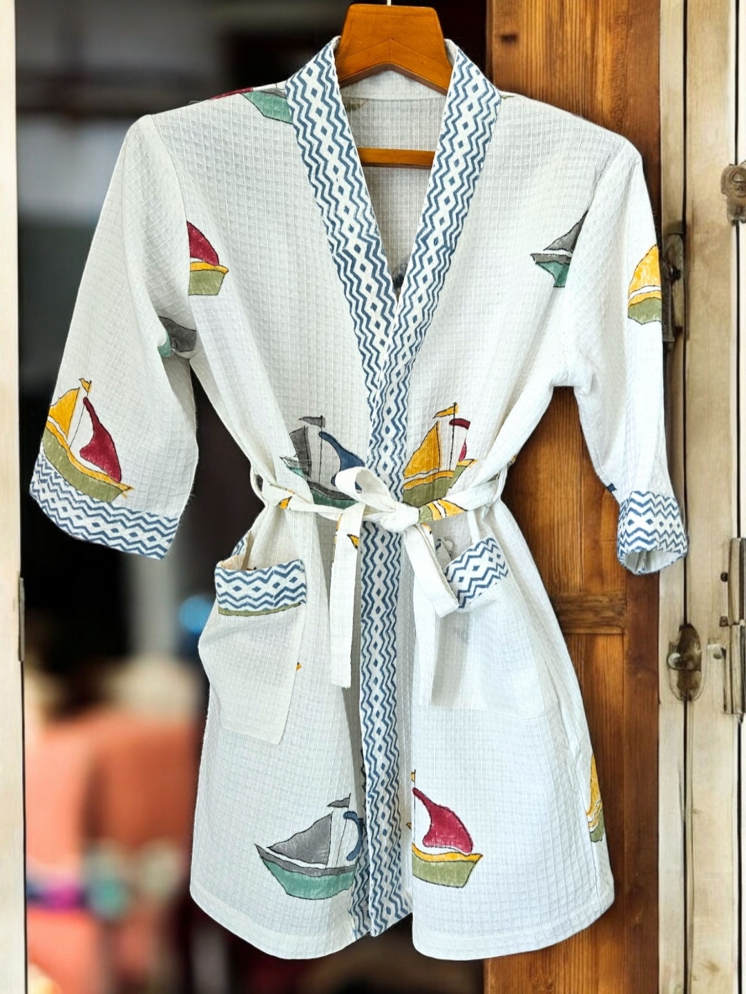 

Feels Like Home White & Blue Kids Bath Robe With 2 Front Pockets