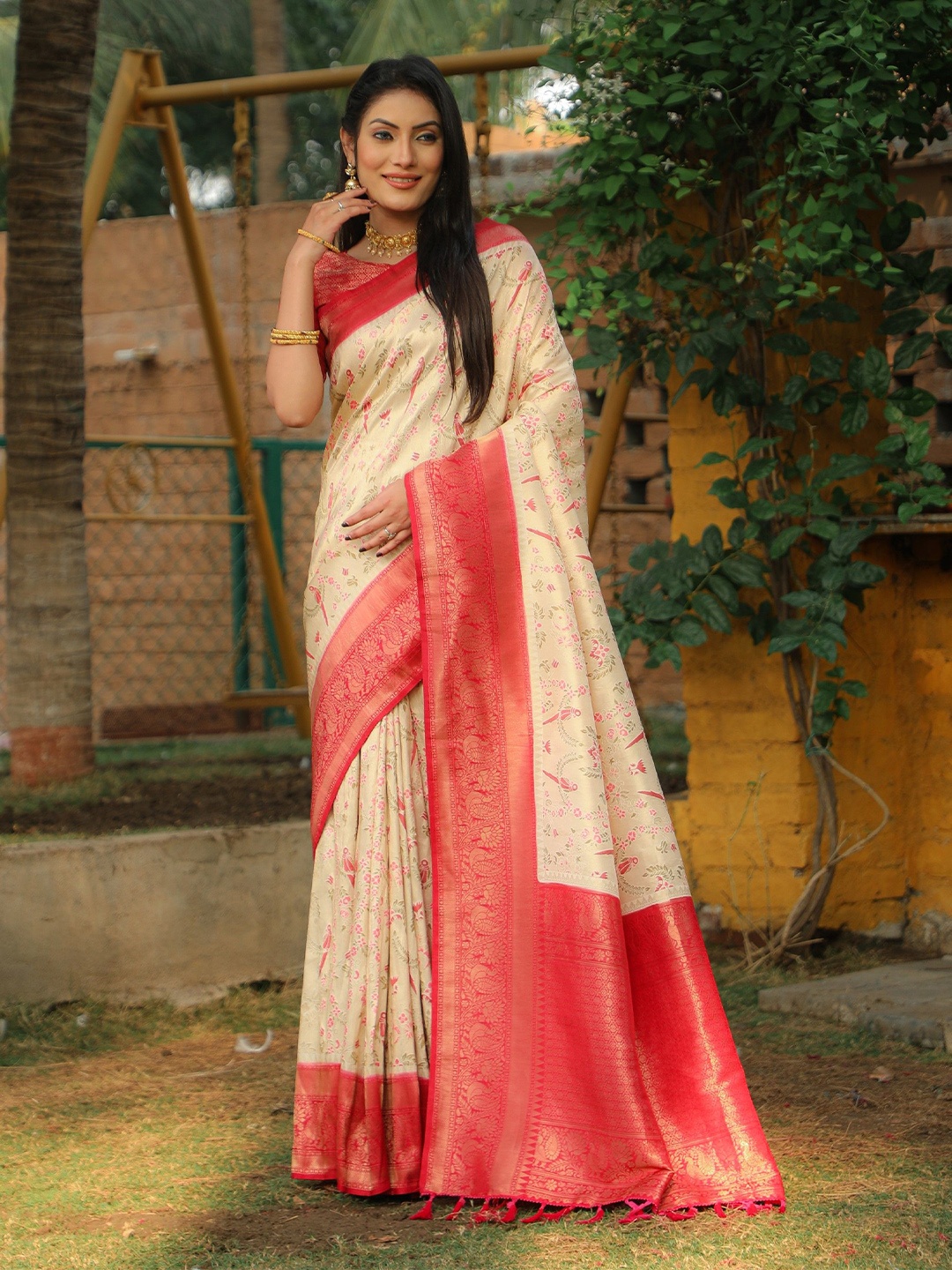 

Anaita Woven Design Zari Pure Silk Kanjeevaram Traditional Saree, Off white