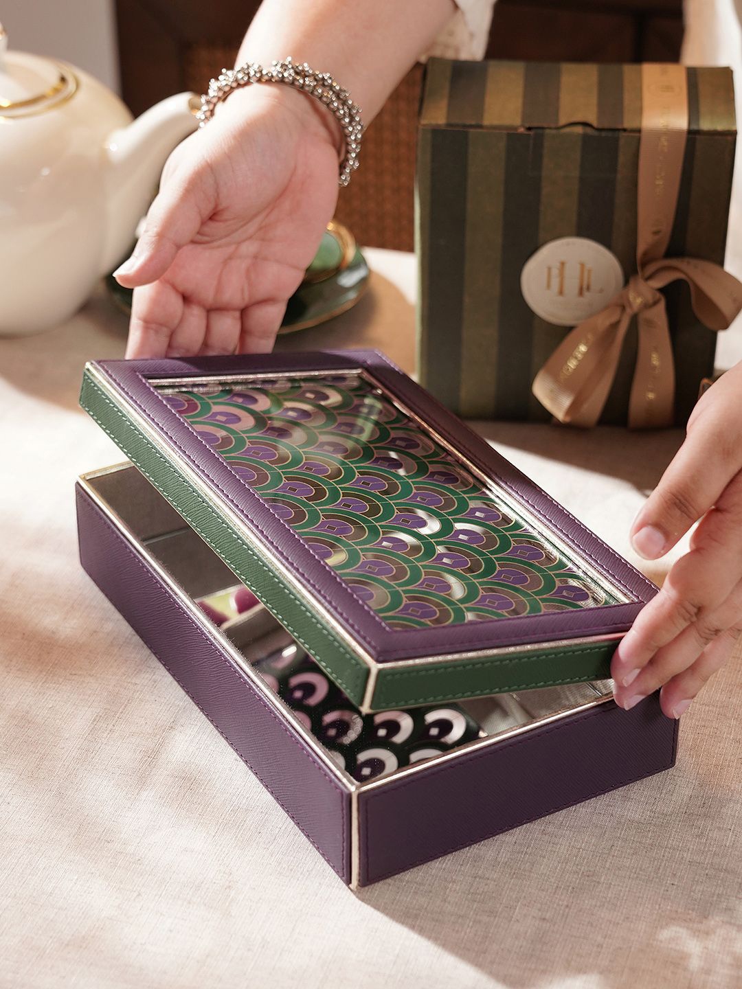 

Pure Home and Living Purple & Green Glass Multi-Utility Organisers