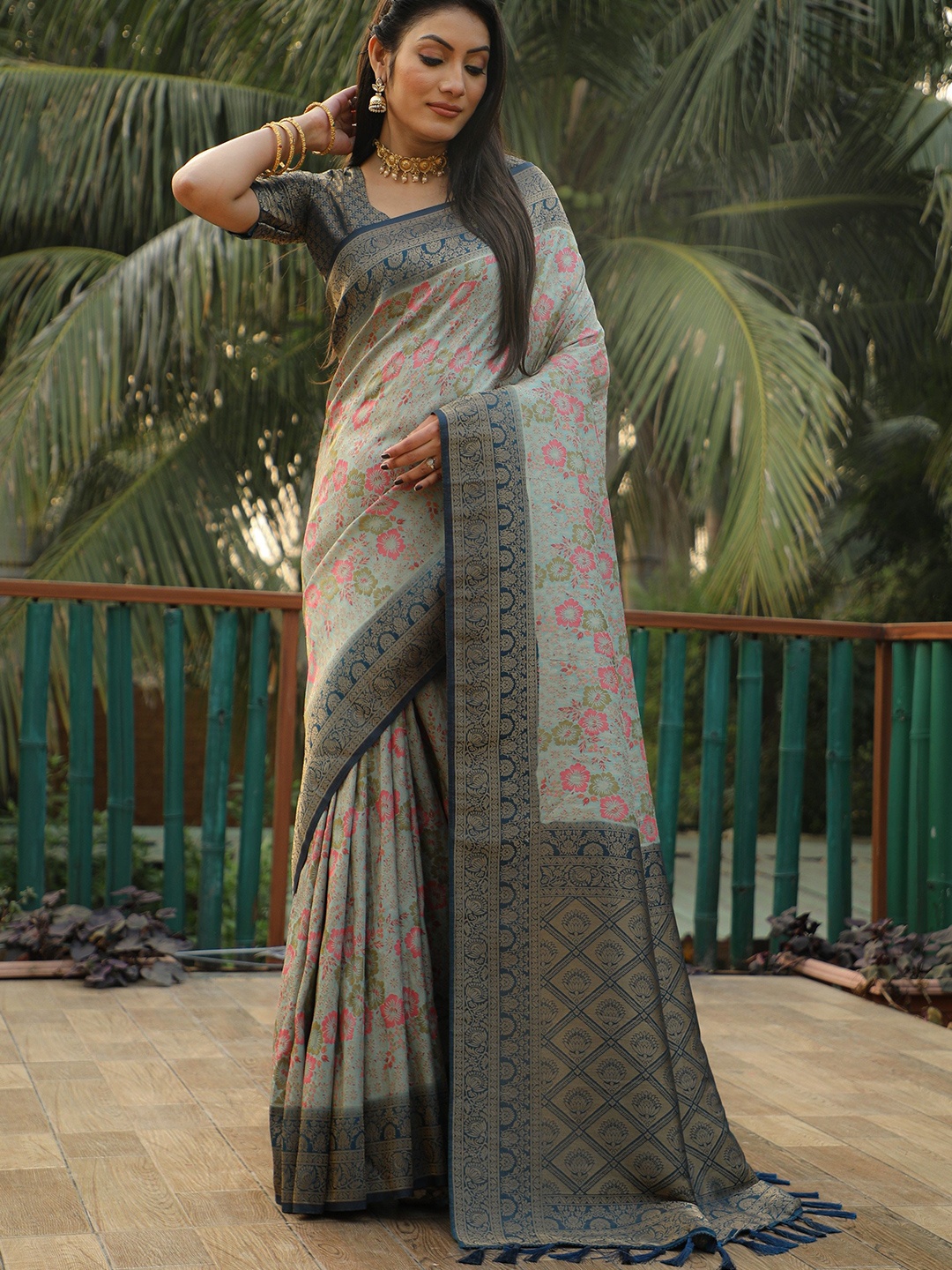 

Anaita Woven Design Zari Pure Silk Kanjeevaram Saree, Grey