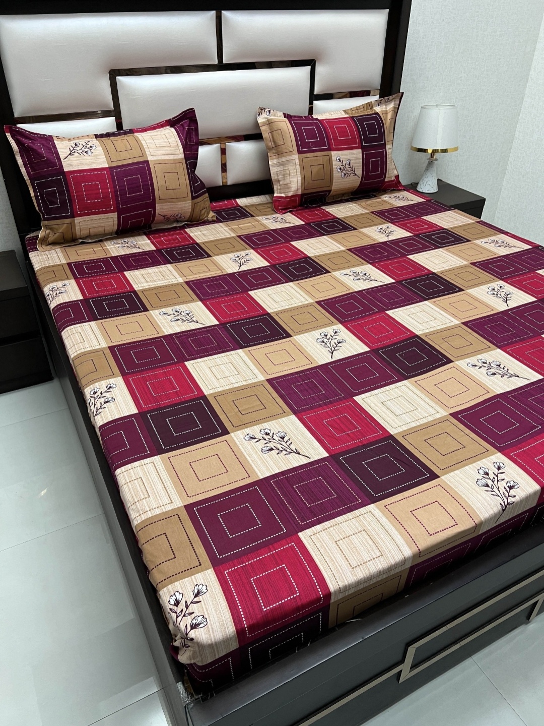 

Pure Decor Passion Fur Maroon Printed 230 TC Cotton Queen Bedsheet with 2 Pillow Covers