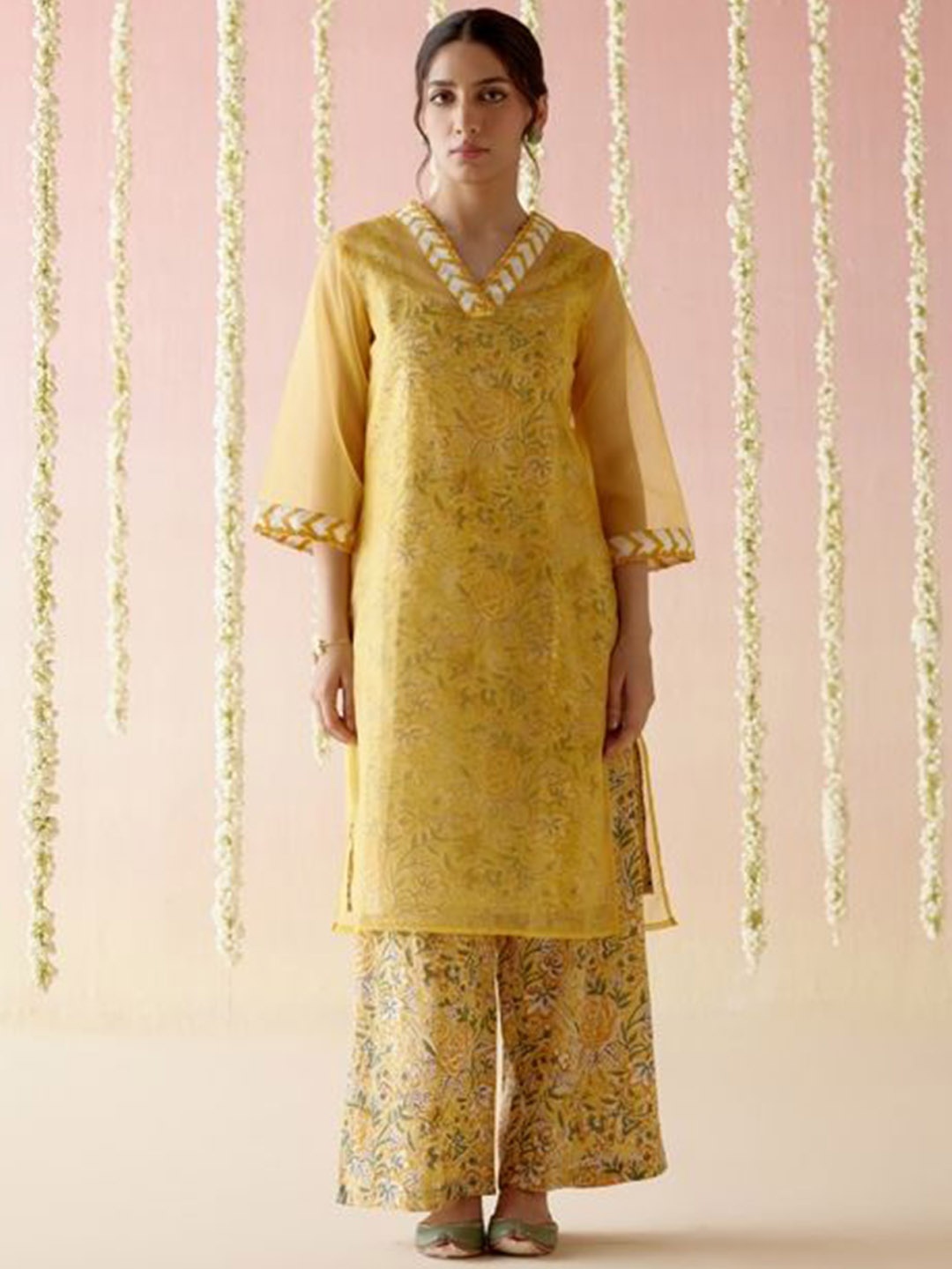 

NERO Women Floral Printed Regular Pure Cotton Kurta with Skirt, Yellow