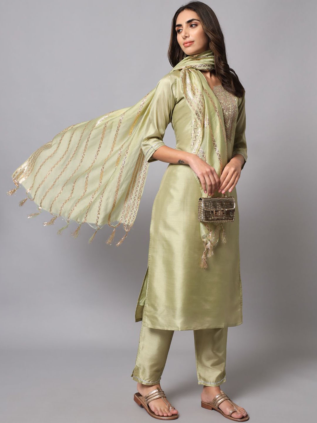 

VredeVogel Ethnic Motifs Embroidered Chanderi Silk Straight Kurta & Trousers With Dupatta, Green