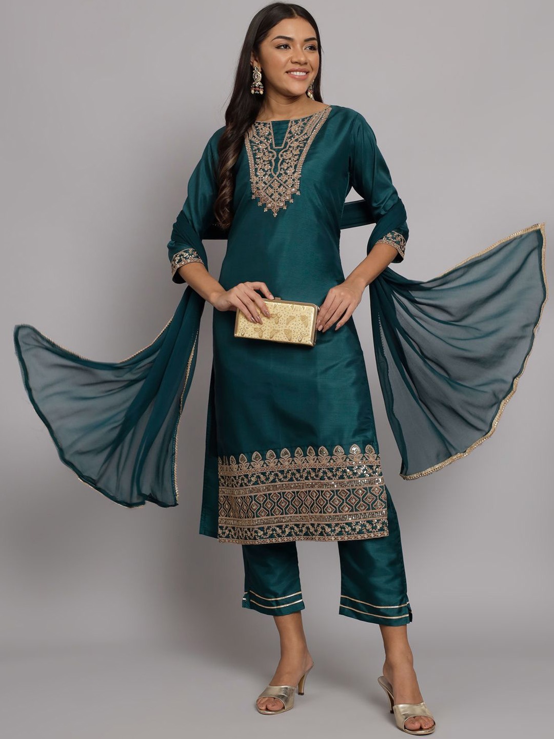 

VredeVogel Ethnic Motifs Embroidered Sequinned Straight Kurta & Trousers With Dupatta, Green