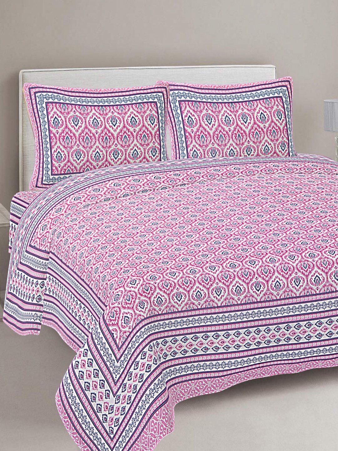 

FrionKandy Living Pink & White Printed Cotton 180 TC King Bedsheet With 2 Pillow Covers