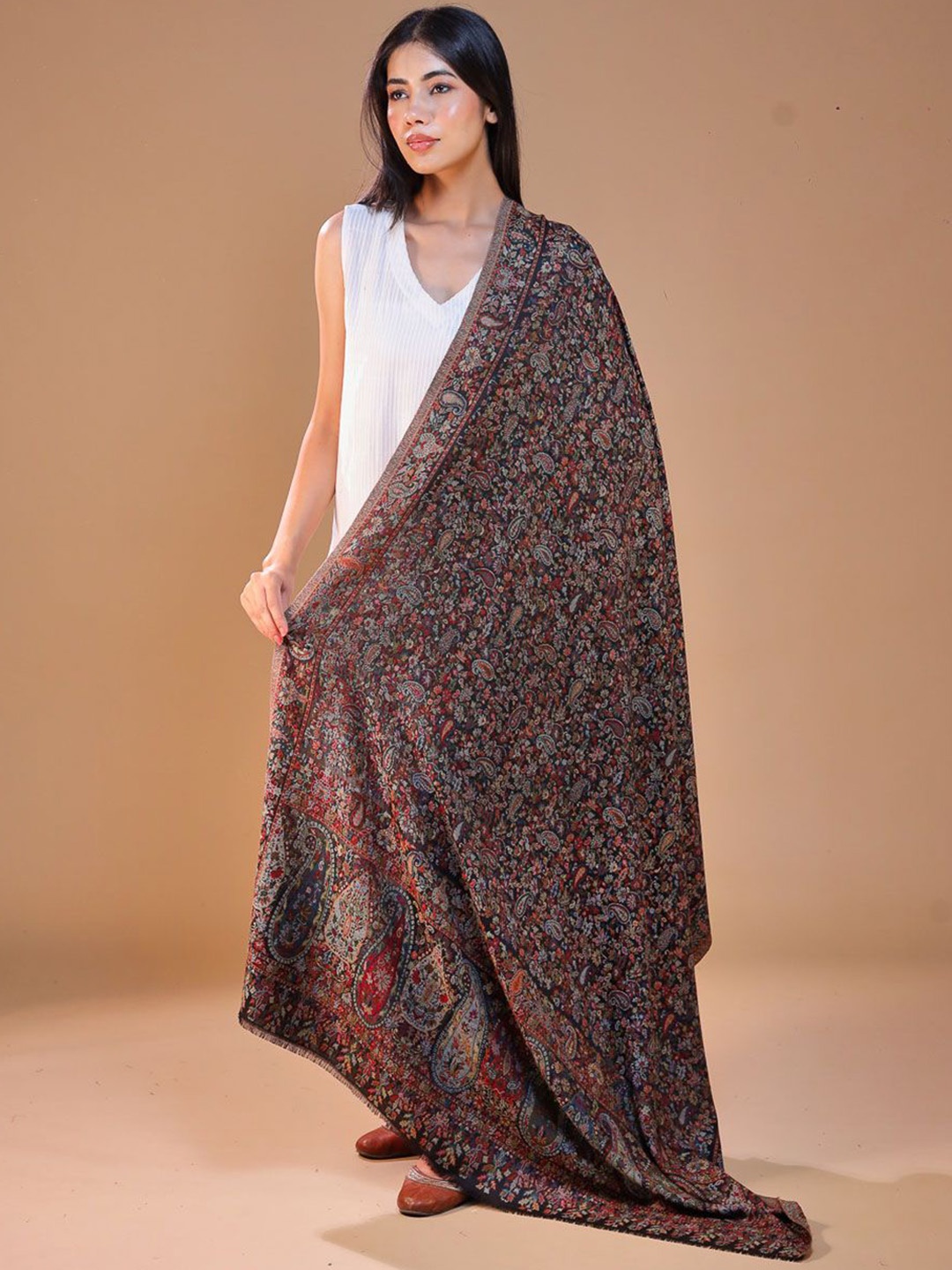 

SWI Stylish Floral Woven Design Shawl, Black