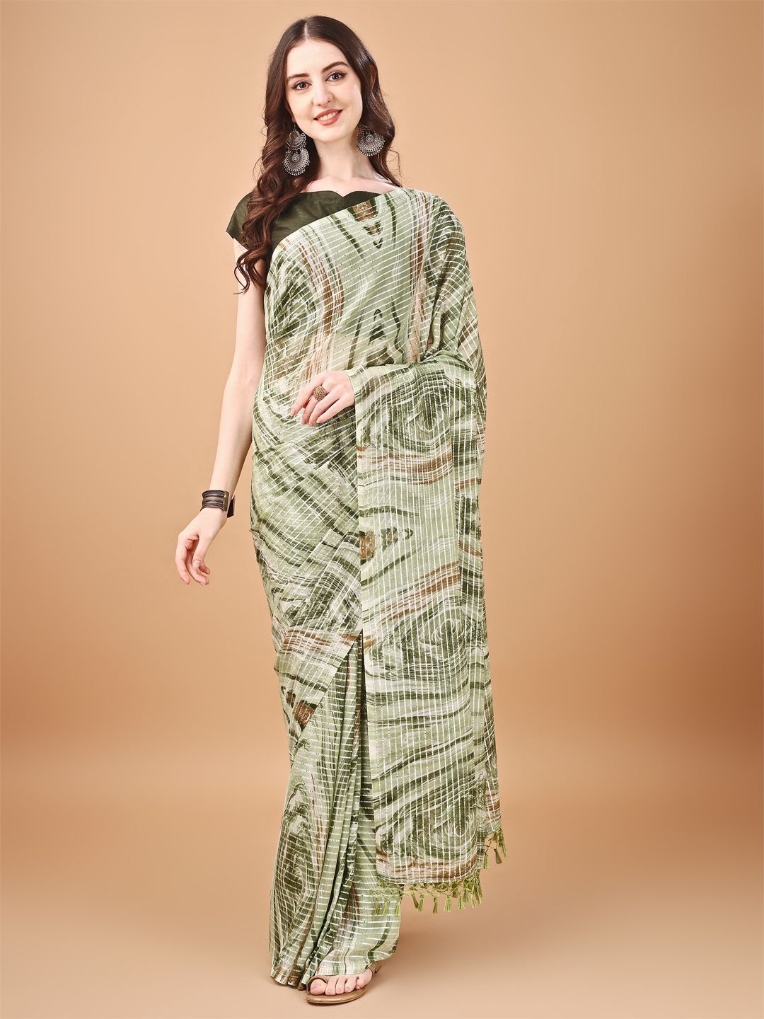 

KALINI Printed Saree With Blouse Piece, Green