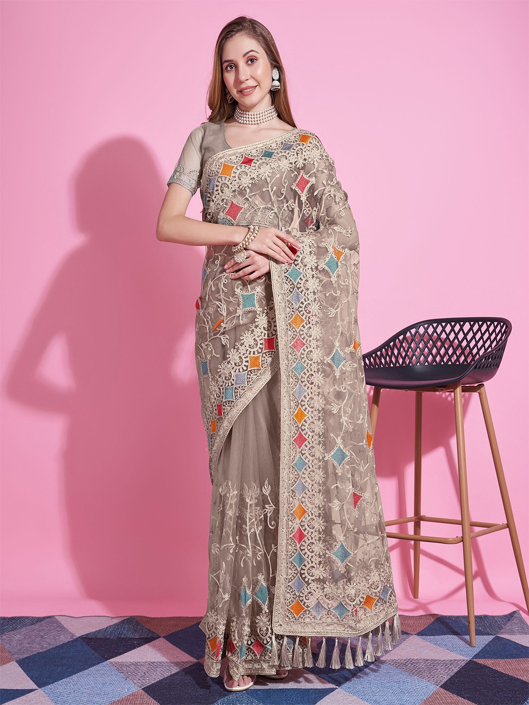 

Anouk Embroidered Net Saree With Blouse Piece, Grey