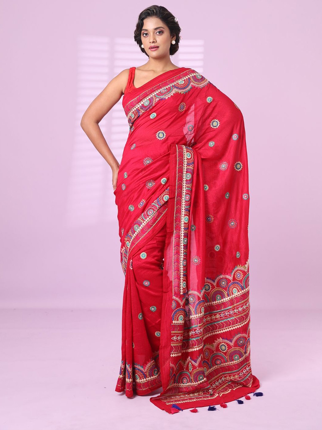 

Charukriti Ethnic Motifs Embroidered Pure Georgette Saree, Fuchsia
