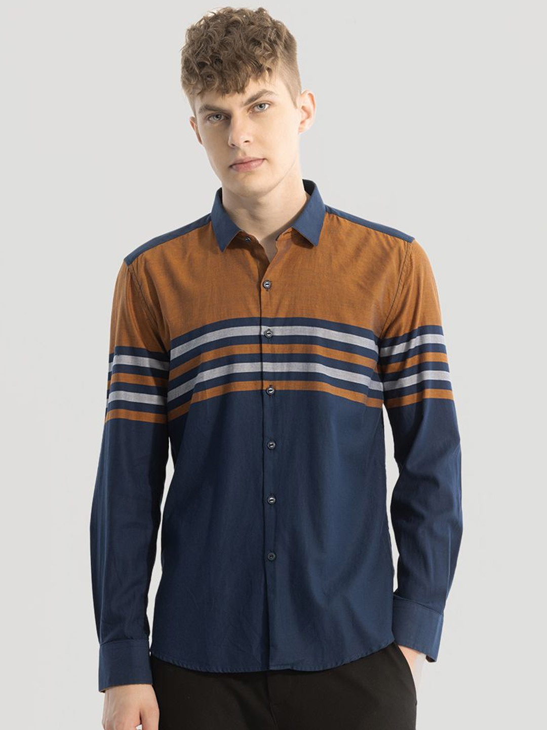 

Snitch Men Striped Opaque Pure Cotton Casual Shirt, Navy blue