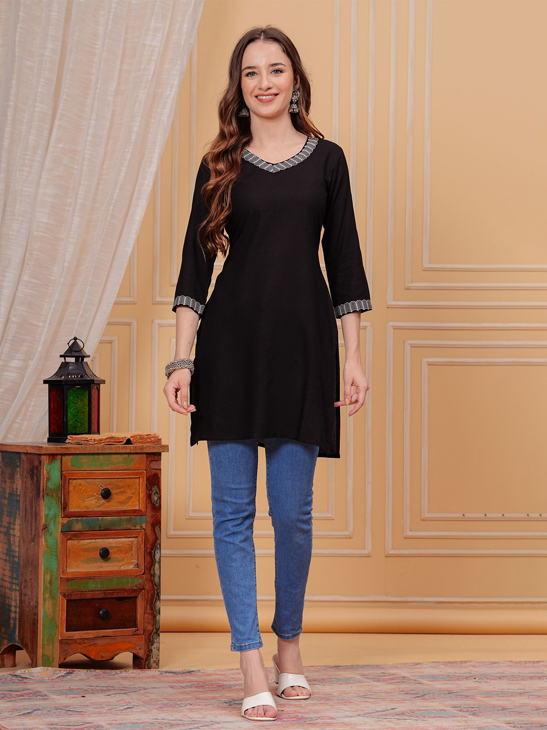 

KALINI Woven Design V-Neck Kurti, Black