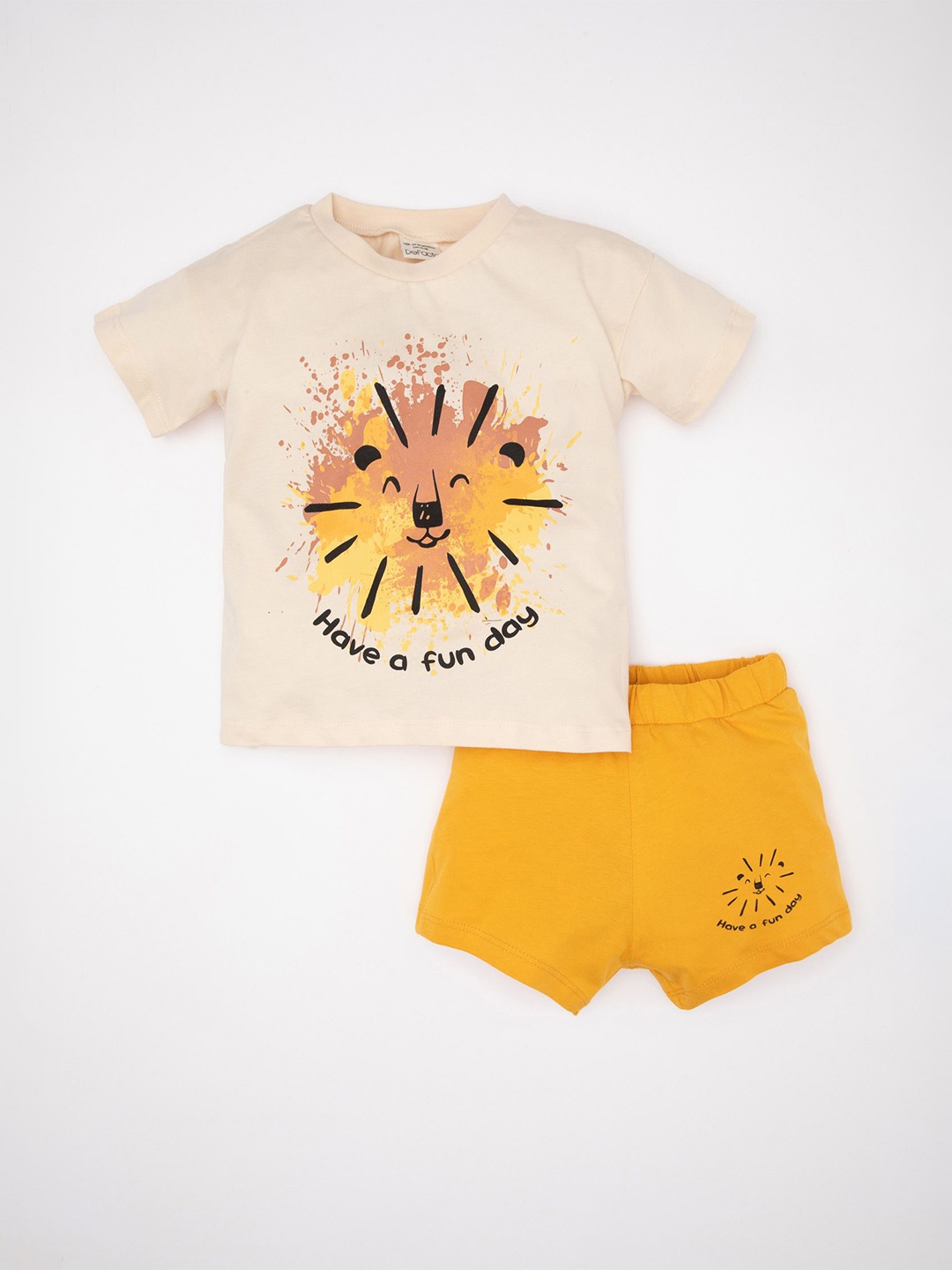 

DeFacto Boys Printed Pure Cotton T-shirt With Shorts, Cream