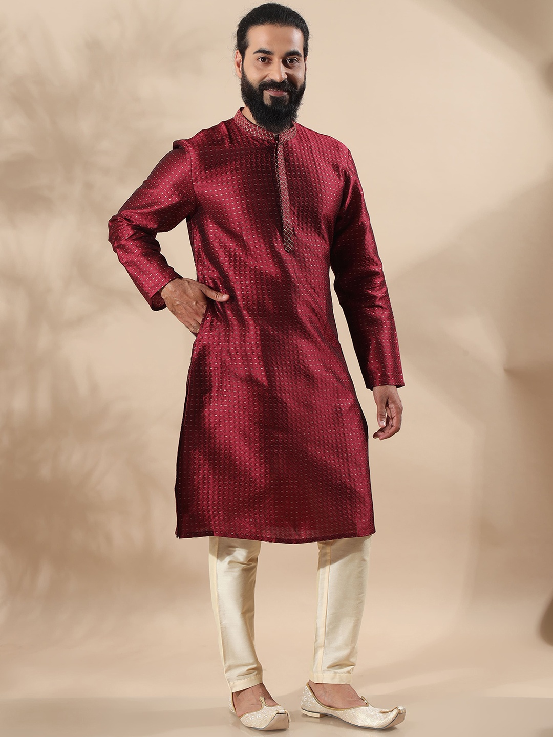 

FILORI Geometric Embroidered Regular Thread Work Kurta With Pyjama, Maroon