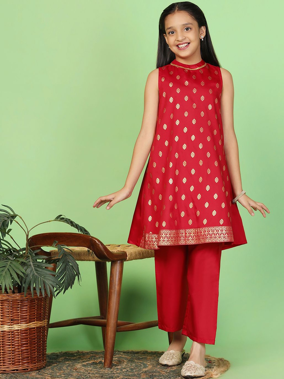 

BAESD Girls Floral Printed Regular Kurta with Trousers, Red