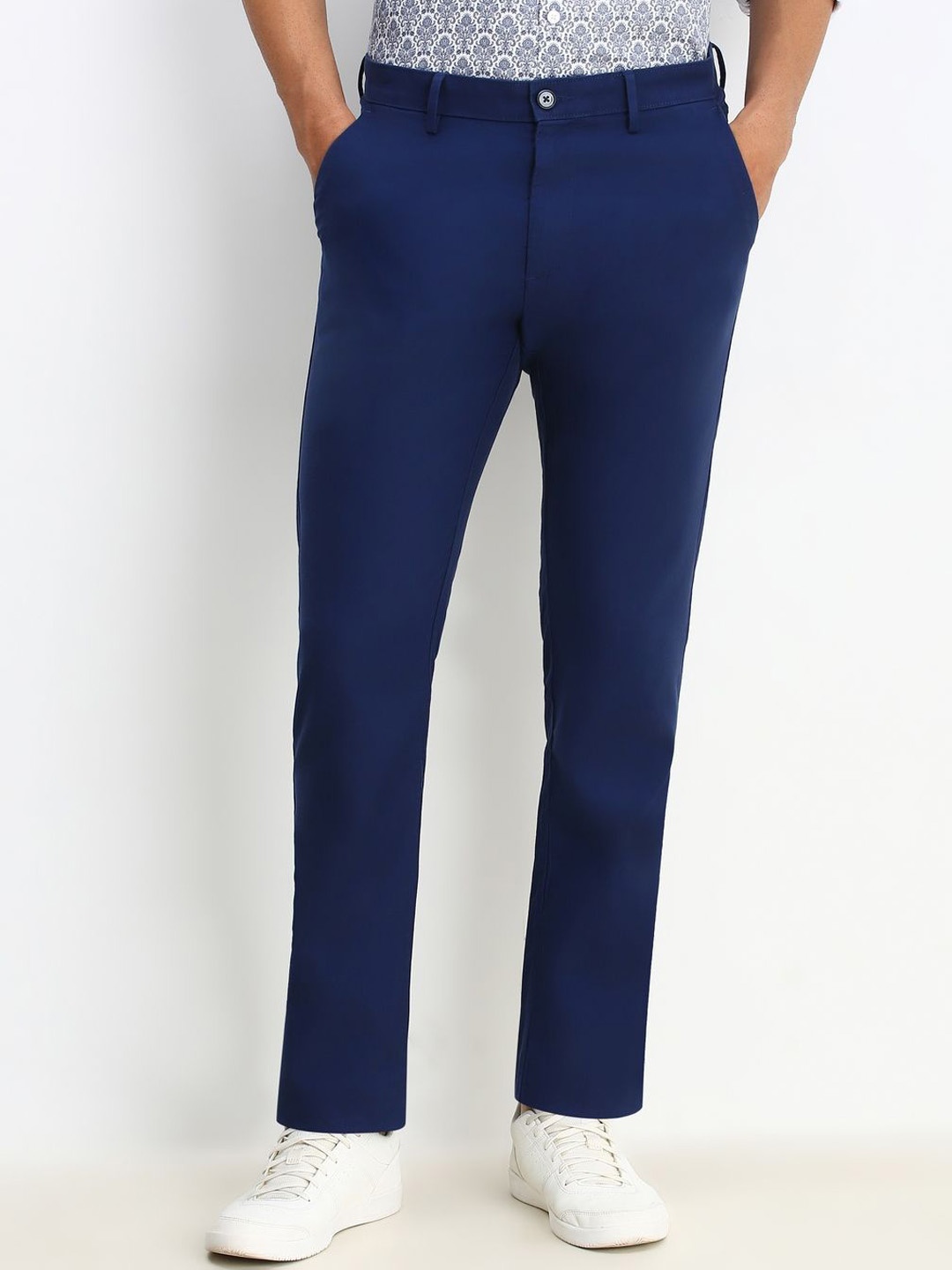 

Allen Solly Men Regular Fit Solid Casual Trousers, Navy blue