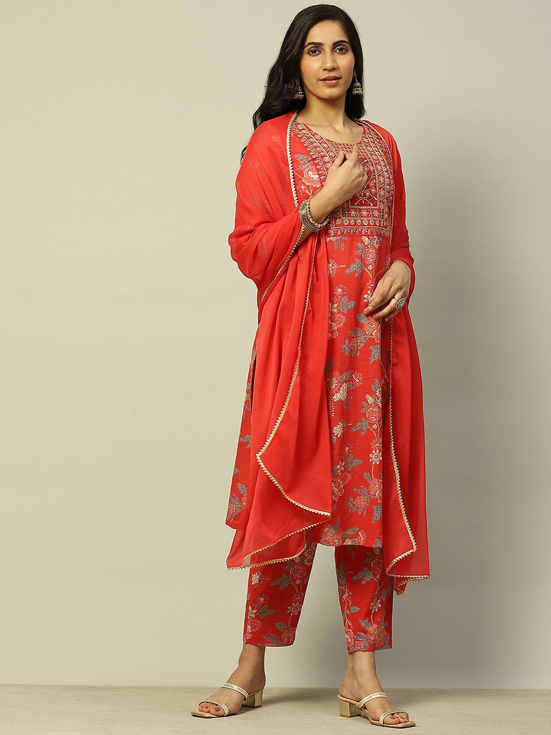 

Rangriti Floral Printed Thread Work Straight Kurta With Palazzos & Dupatta, Red