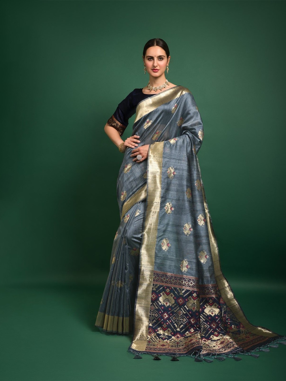 

VISHNU WEAVES Woven Design Zari Patola Saree, Grey