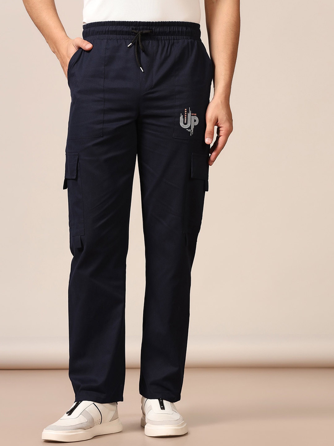 

TAGDO Men Solid Relaxed Cargos Trousers, Navy blue