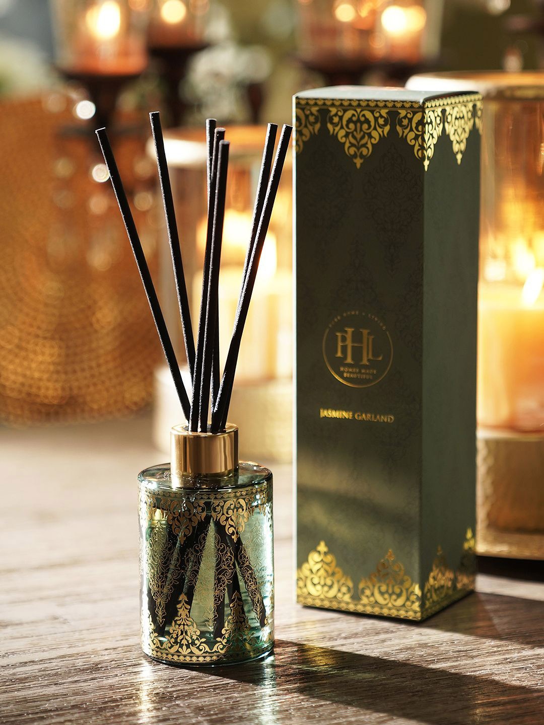 

Pure Home and Living Green Jasmine Garland Scented Oil Diffuser With 6 Reed Sticks