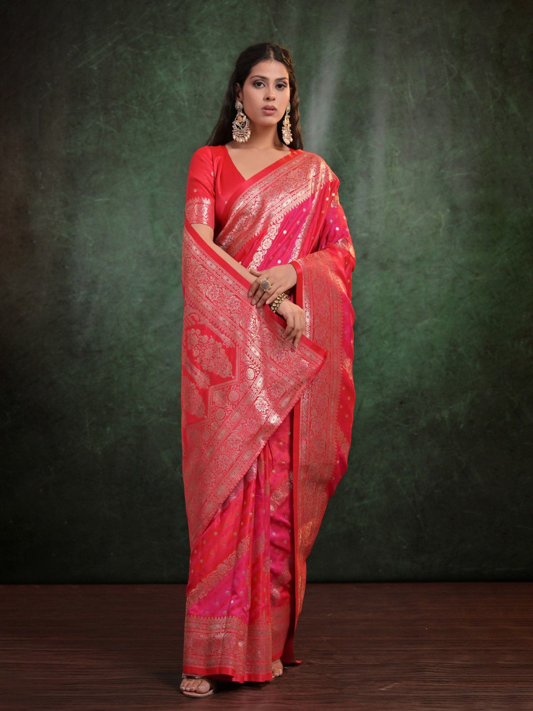 

VISHNU WEAVES Woven Design Zari Pure Silk Banarasi Saree, Red