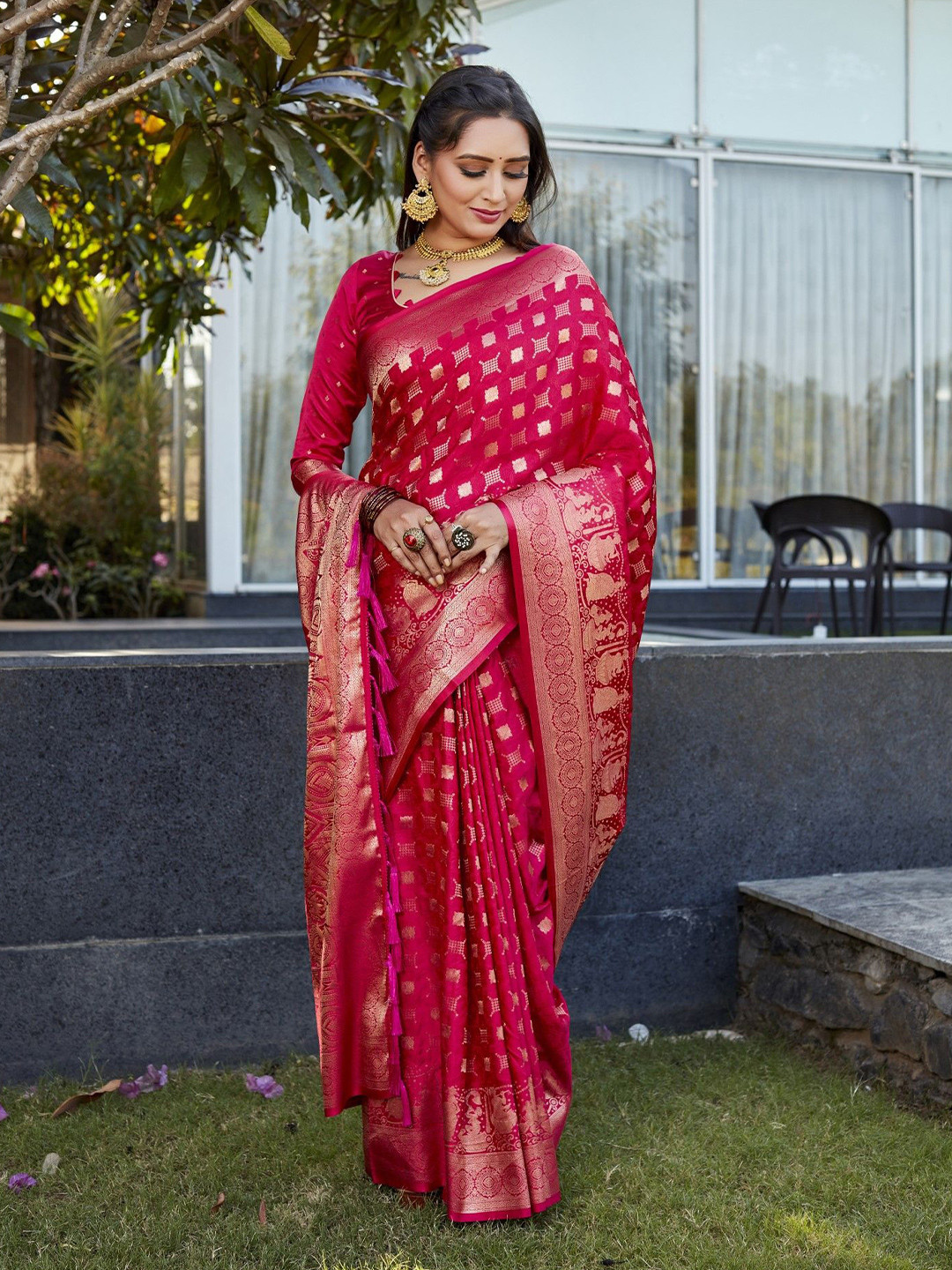 

Anaita Woven Design Zari Satin Banarasi Saree, Pink