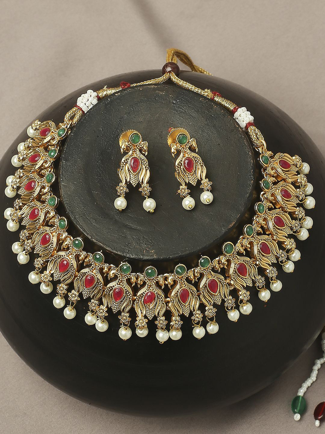 

Anouk Gold Toned Stone Studded & Beaded Jewellery Set