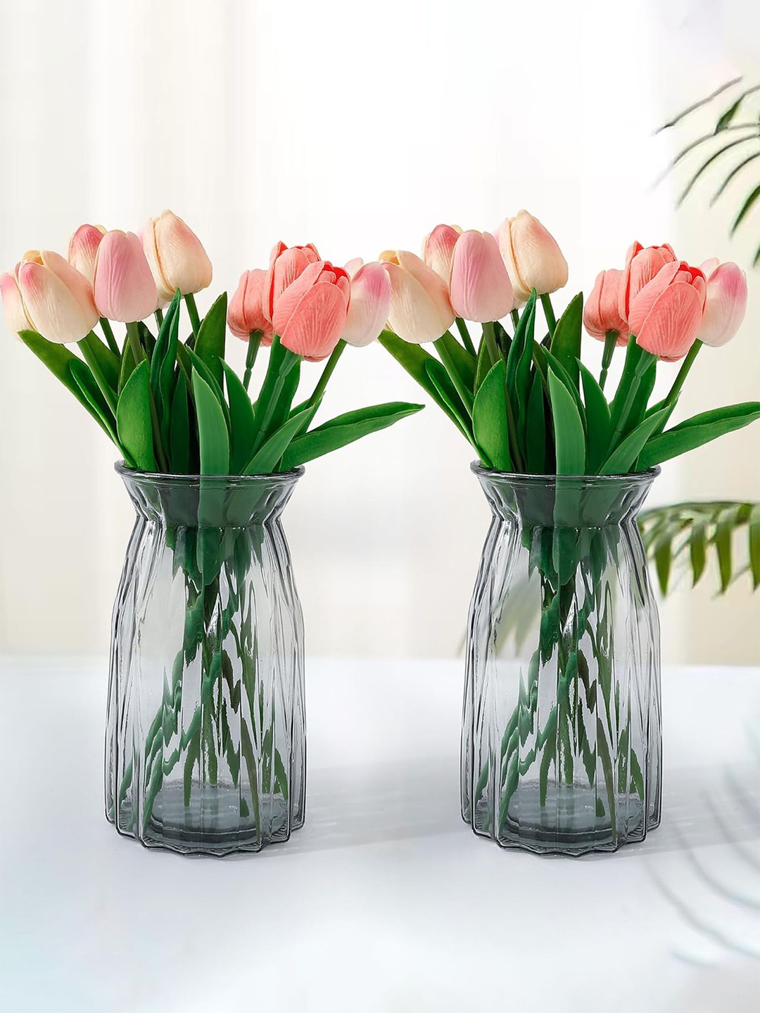 

Ekhasa Grey 2 Pieces Glass Durable Vases