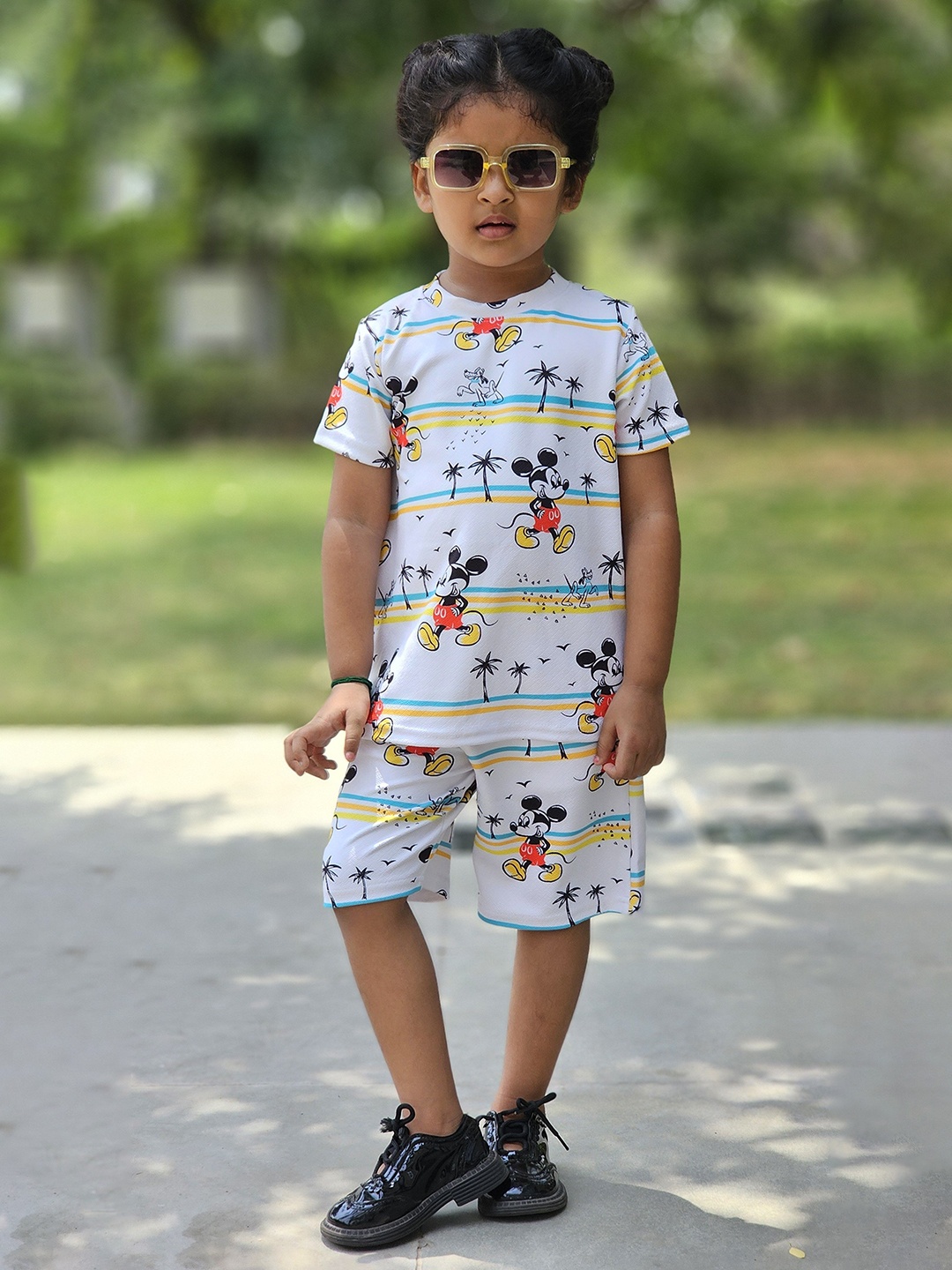 

Emblica Girls Mickey Mouse Graphic Printed T-shirt with Shorts, White