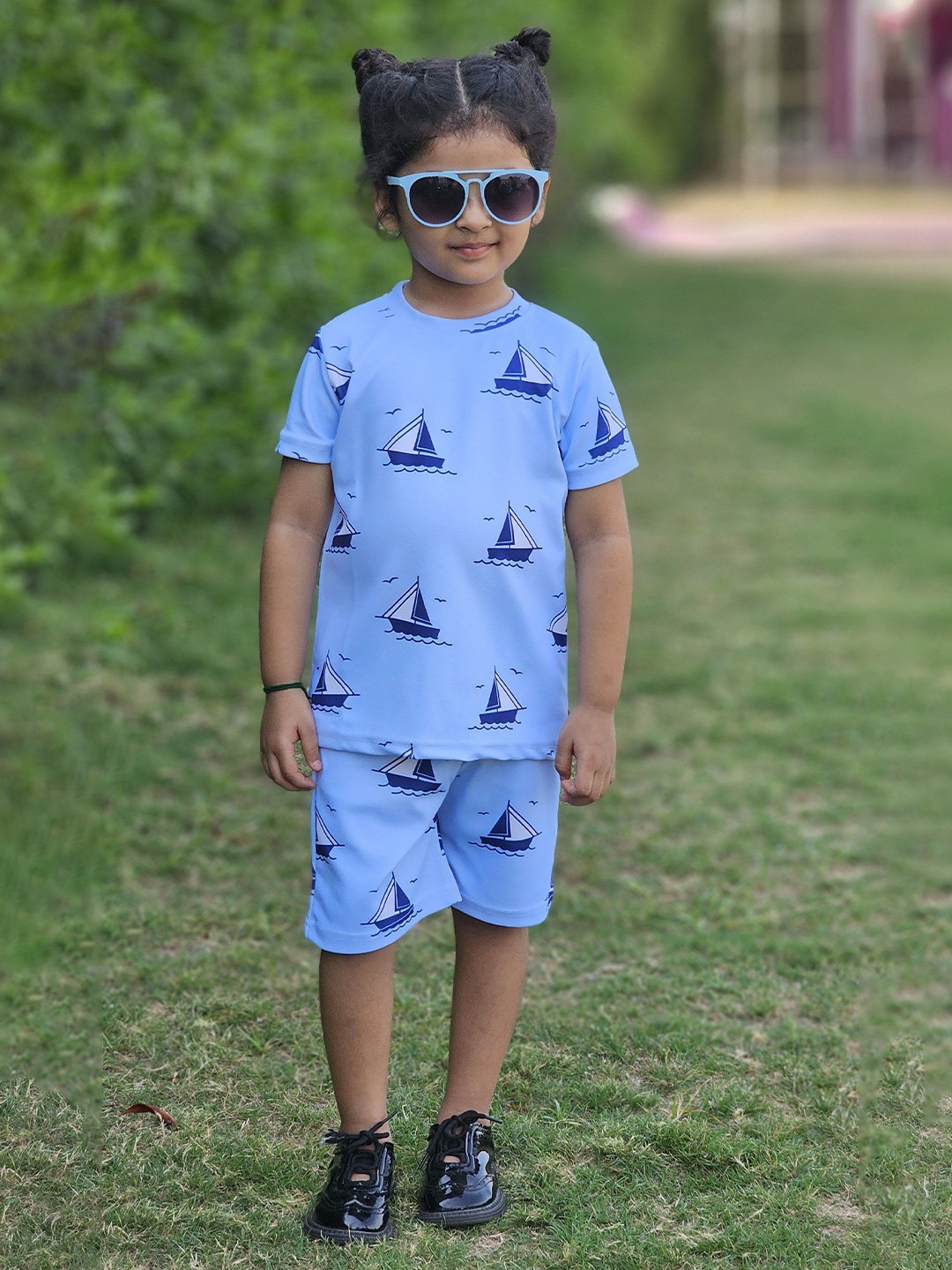 

Emblica Girls Printed Round Neck T-shirt with Shorts, Blue