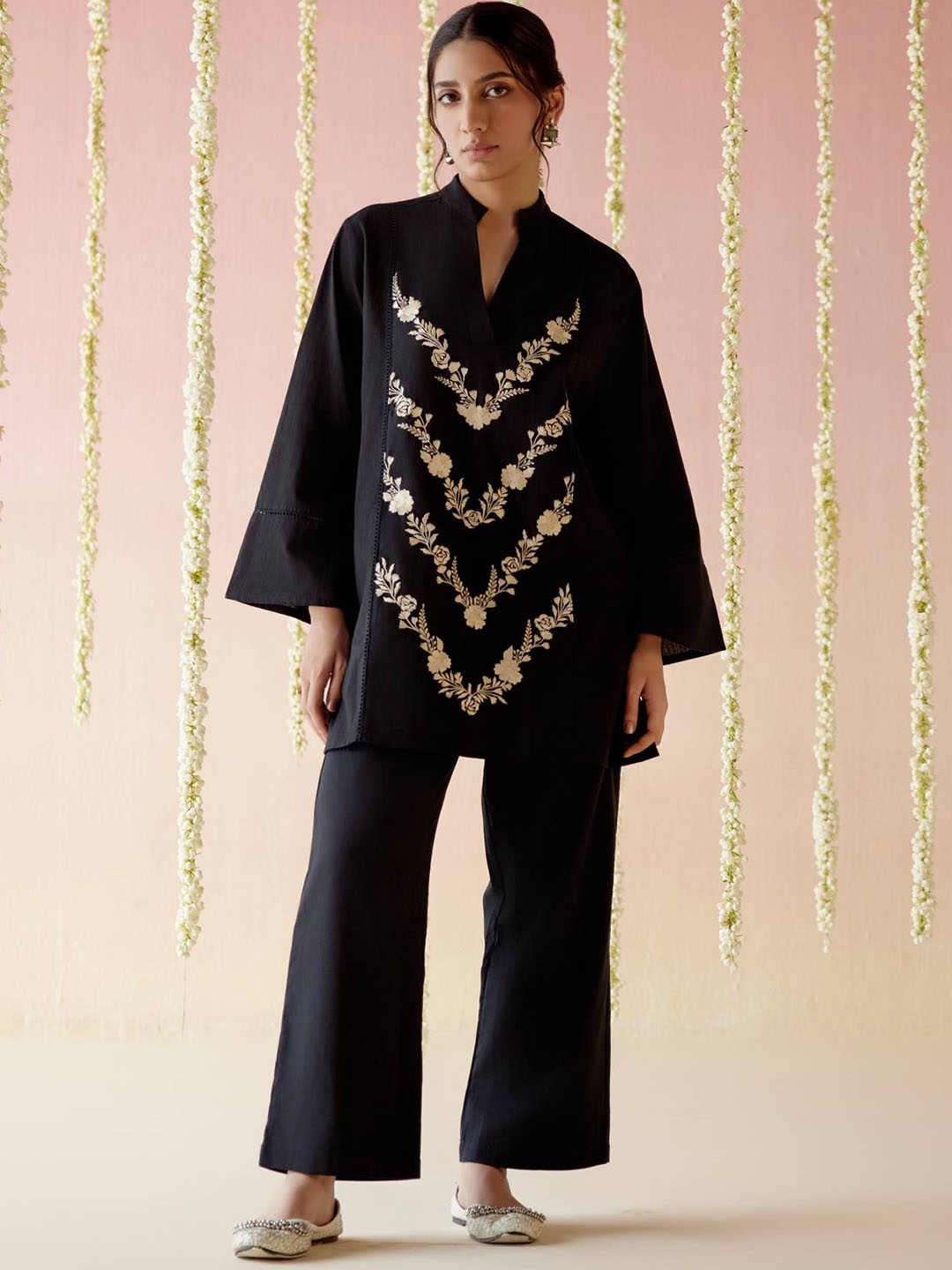 

NERO Embroidered Khadi Tunic With Trouser, Black