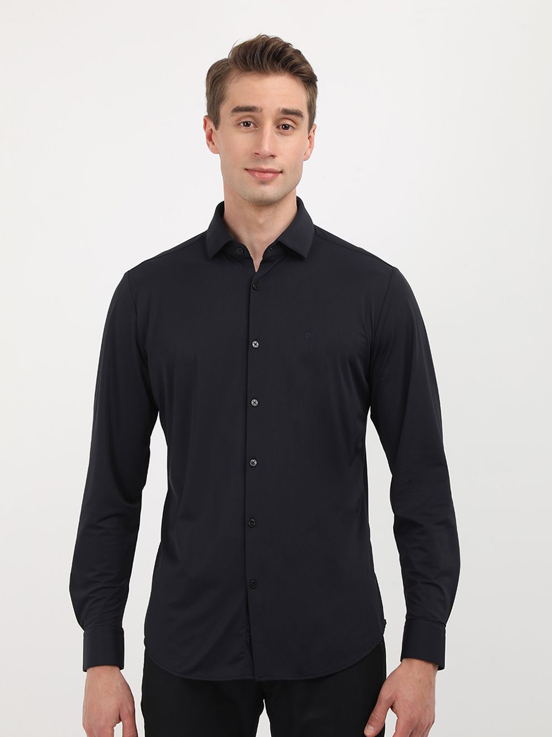 

Calvin Klein Jeans Men India Slim Spread Collar Solid Slim Fit Casual Shirt, Navy blue