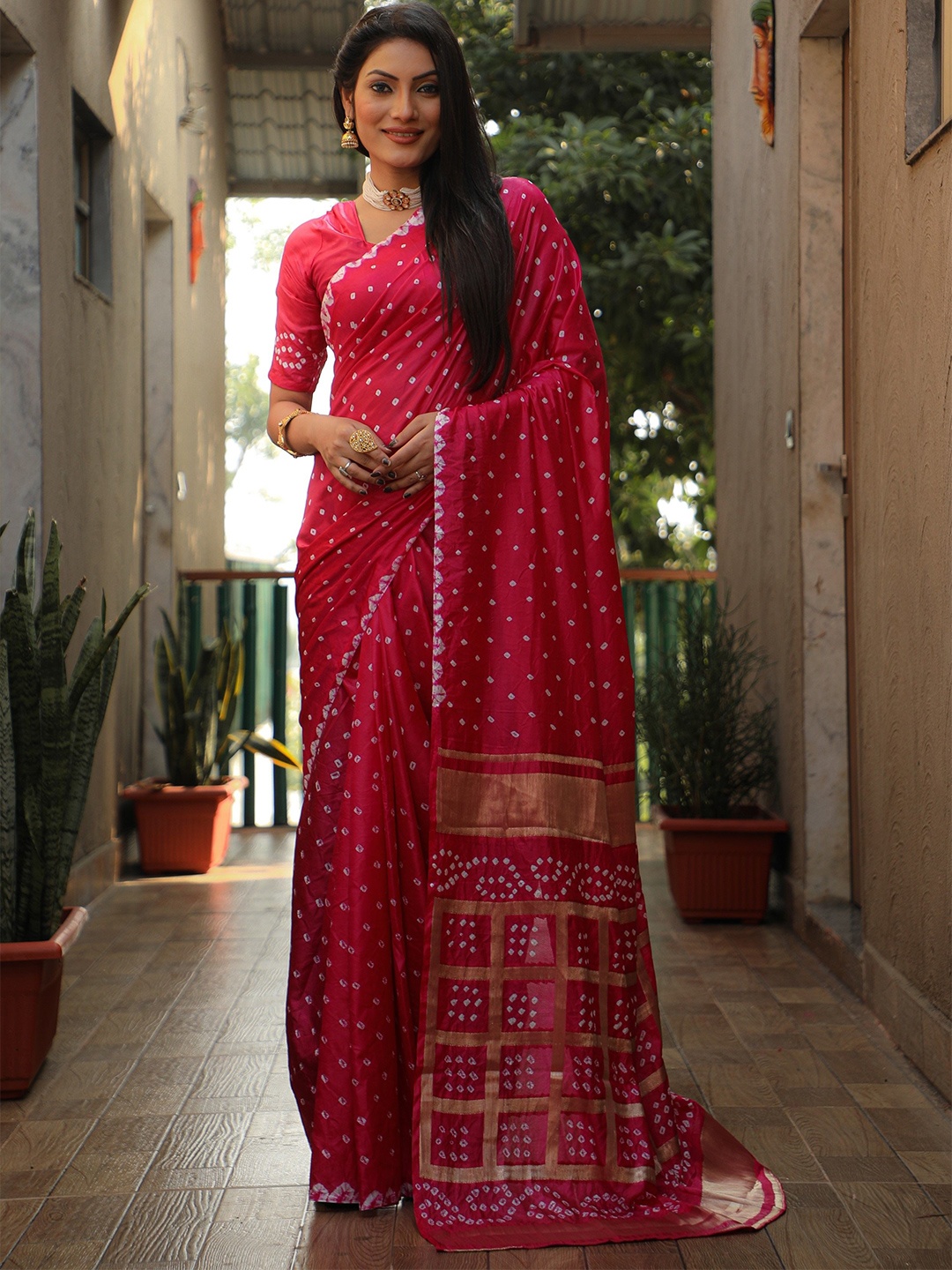 

Anaita Bandhani Pure Silk Bandhani Saree, Red