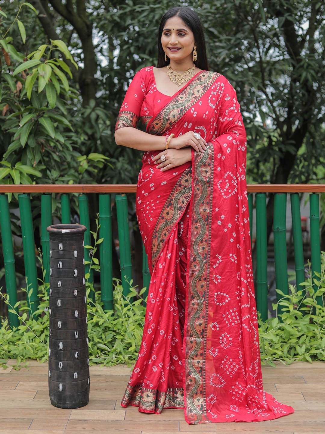 

Anaita Bandhani Zari Pure Silk Designer Bandhani Saree, Red