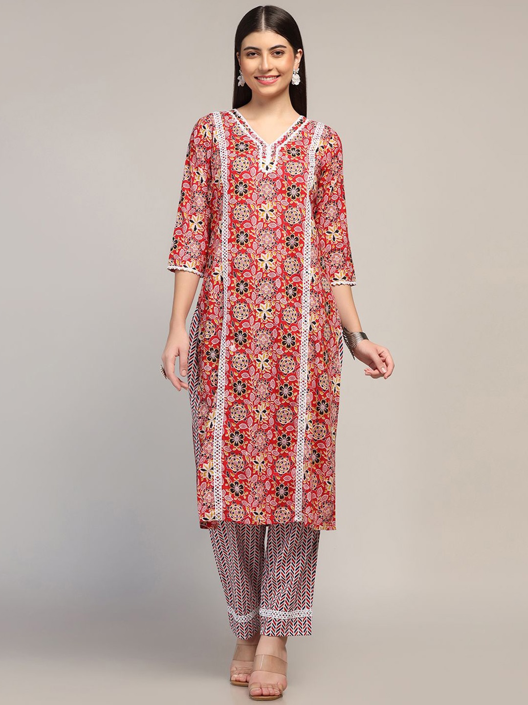 

BAESD Ethnic Motifs Printed Regular Straight Kurta with Trousers, Red