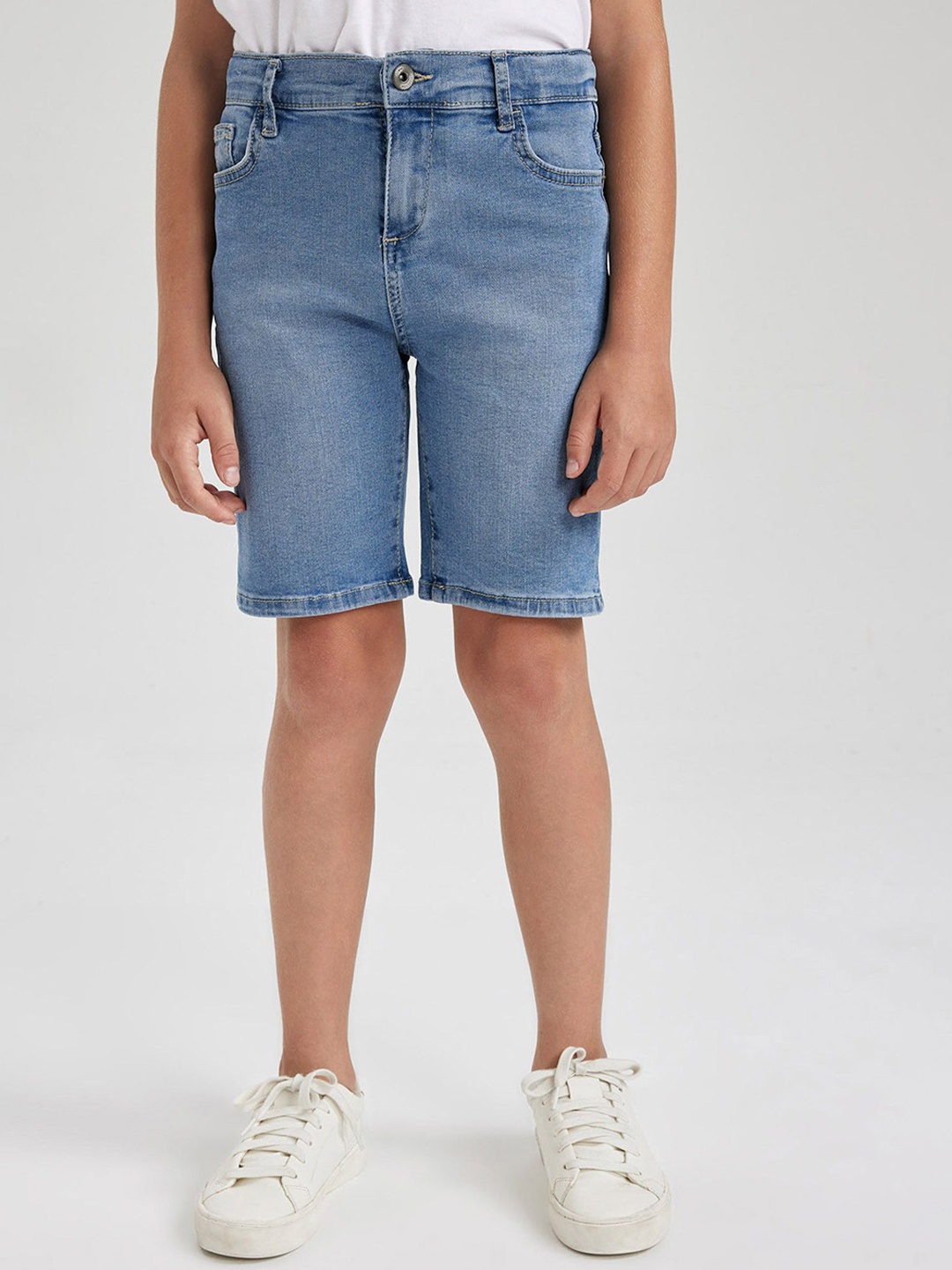 

DeFacto Boys Mid-Rise Shorts, Blue