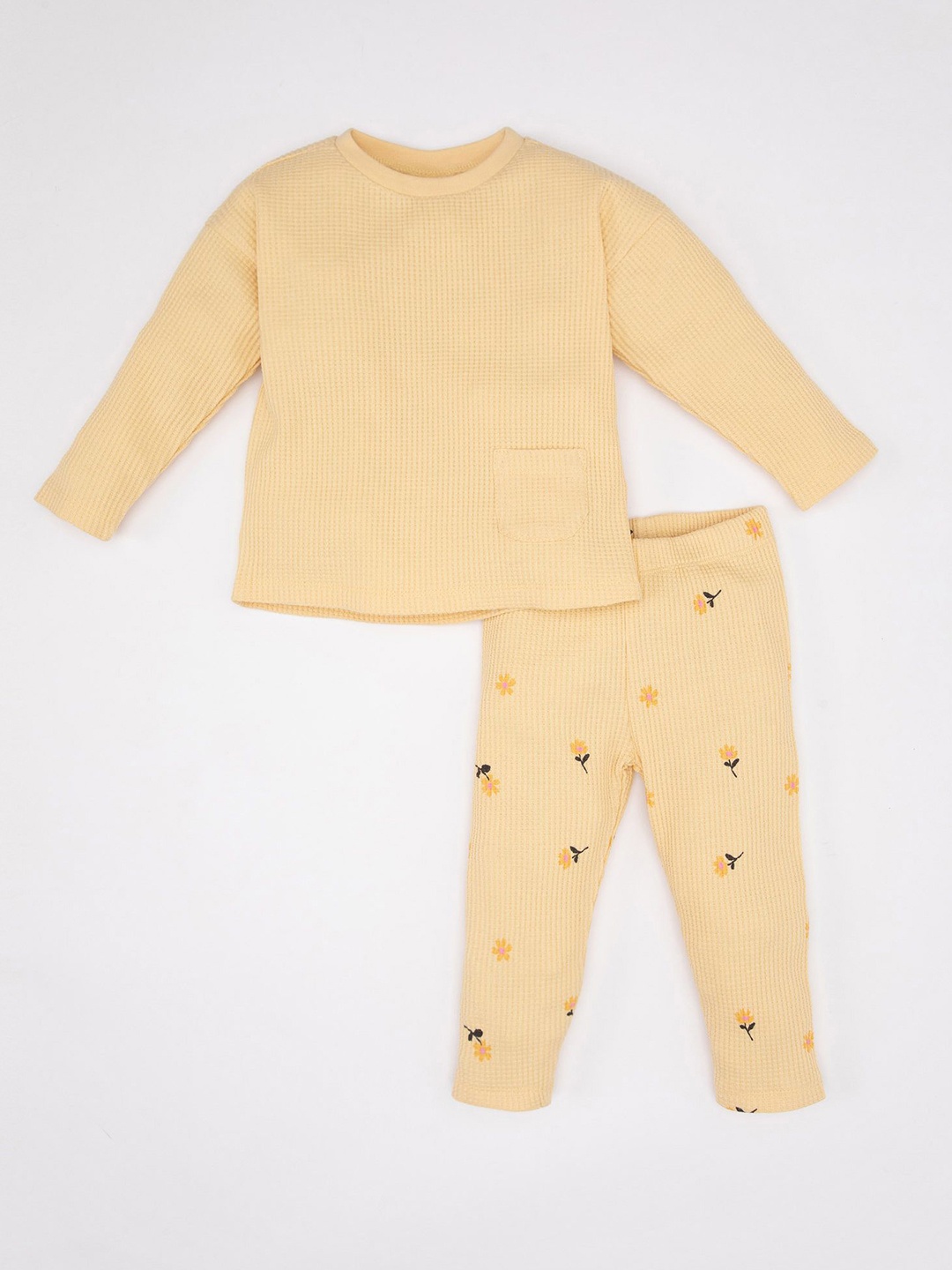 

DeFacto Girls Self Design Top With Trousers, Yellow
