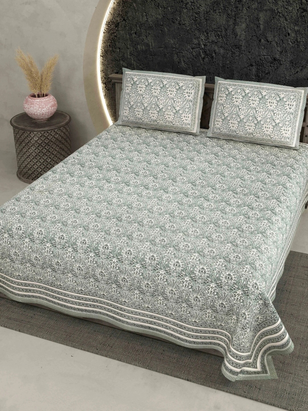 

LIVING ROOTS Green & Off White Floral Cotton 210 TC King Bedsheet with 2 Pillow Covers