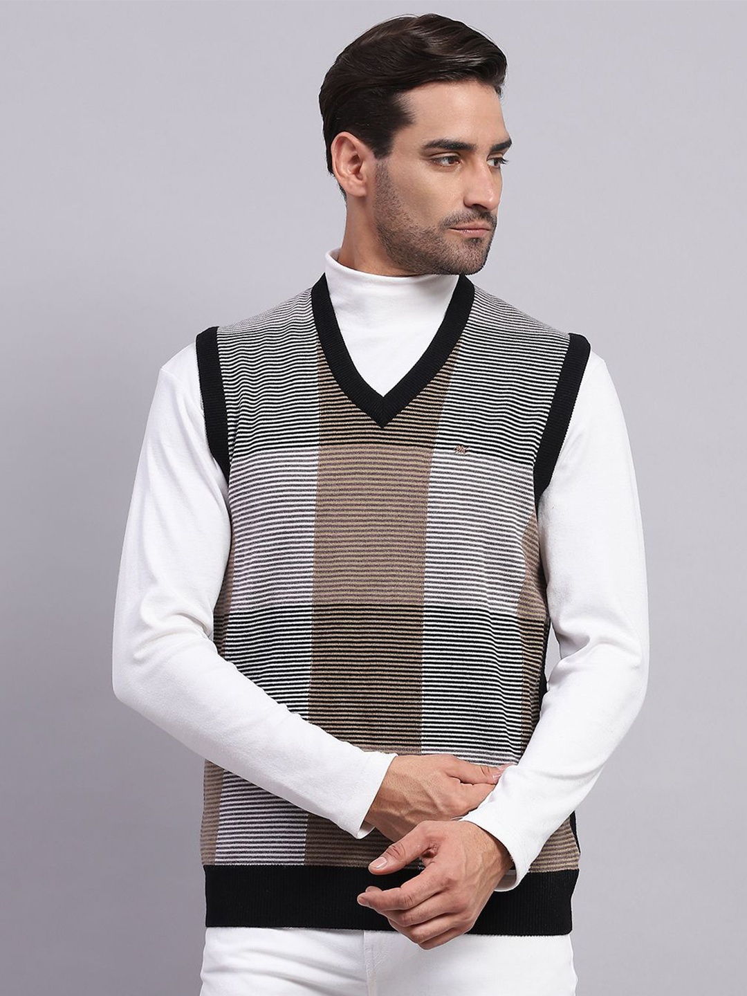 

Monte Carlo Men Checked Woollen Sweater Vest, Black