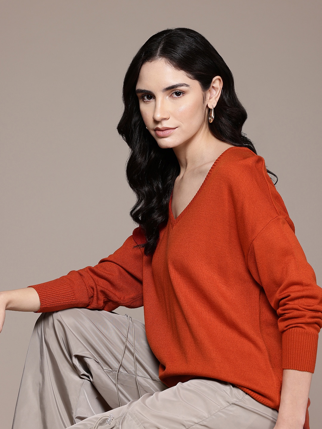 

The Roadster Lifestyle Co. V-Neck Drop-Shoulder Sleeve Pullover, Rust
