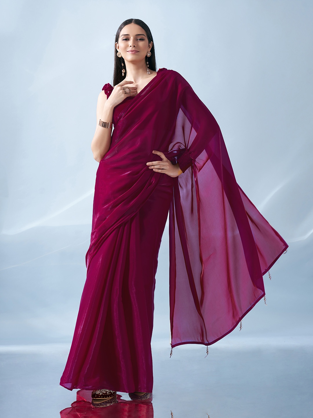 

Tikhi Imli Solid Organza Saree, Magenta