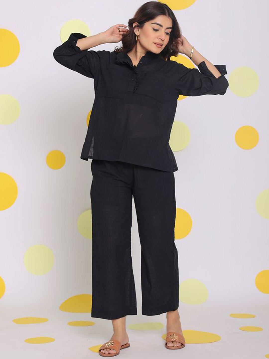 

KAORI BY SHREYA AGARWAL Relaxed Fit Linen Shirt With Trousers, Black