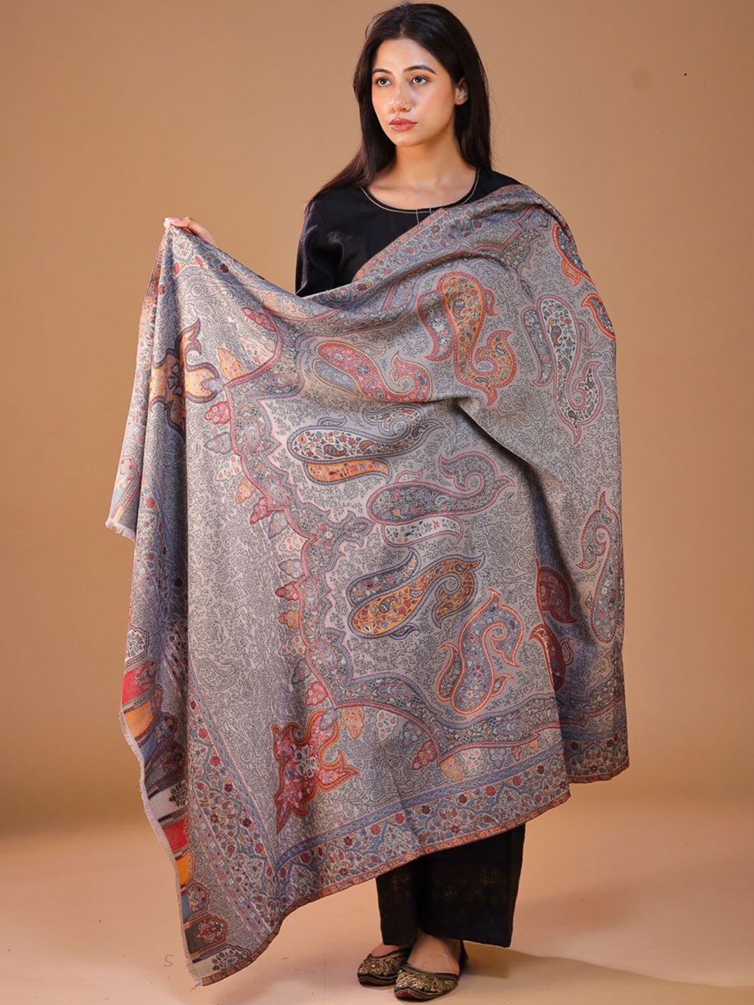 

SWI Stylish Paisley Woven Design Kani Shawl, Grey