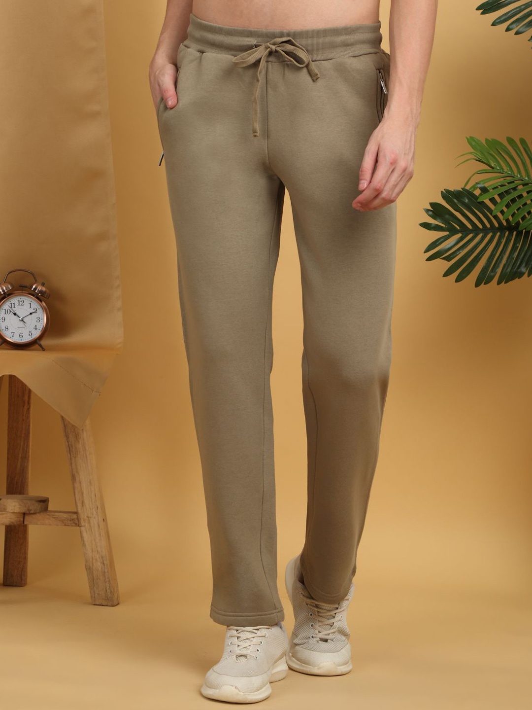 

Sweet Dreams Men Mid-Rise Solid Track Pants, Olive