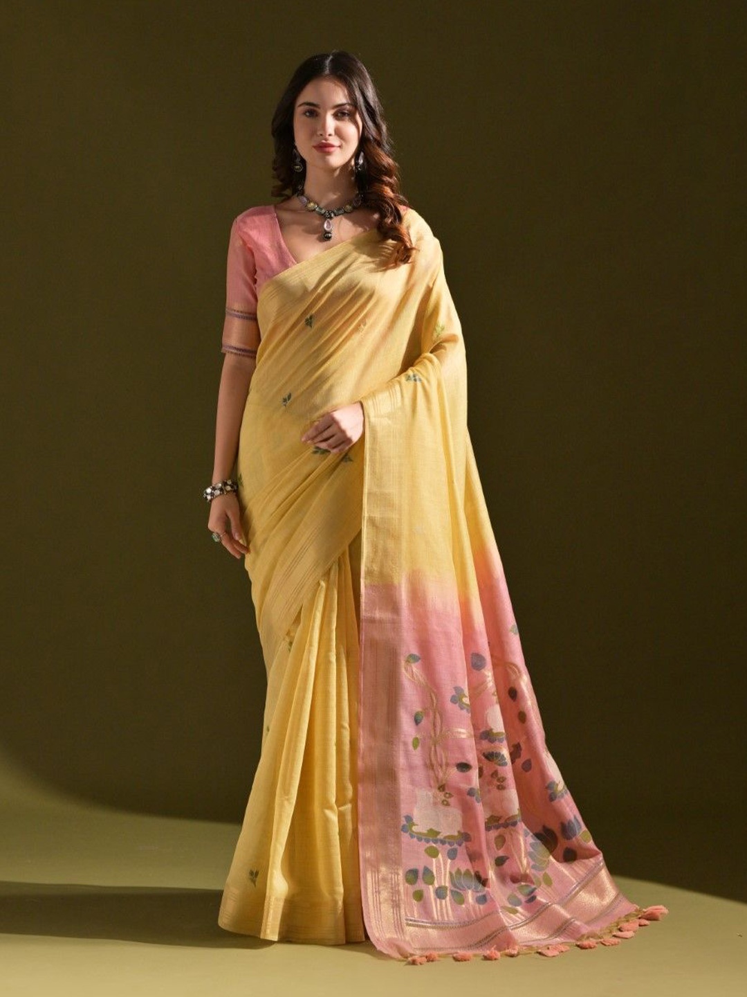 

VISHNU WEAVES Woven Design Pure Cotton Saree, Yellow