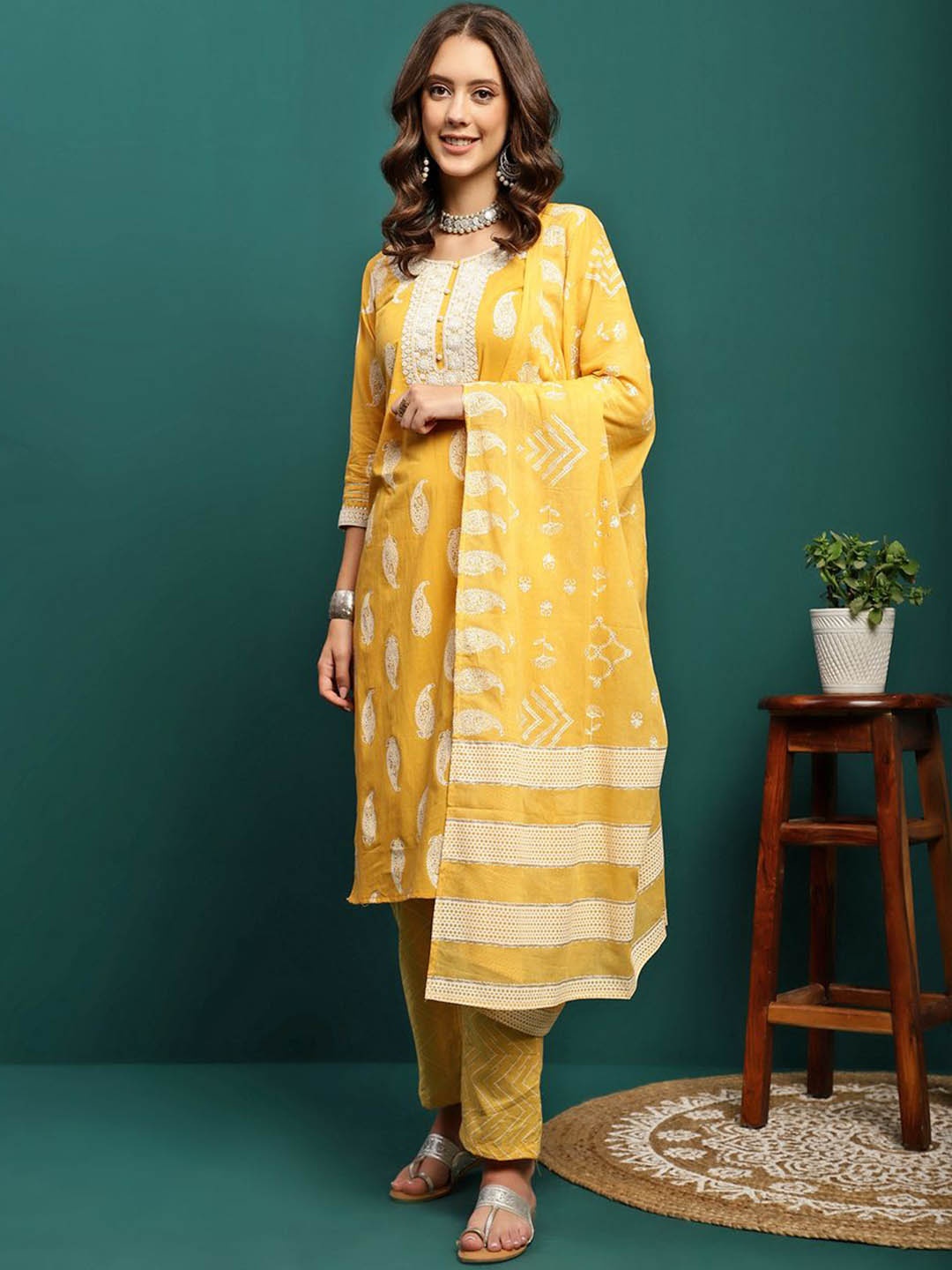 

Sangria Paisley Printed Thread Work Pure Cotton Kurta with Trousers & Dupatta, Yellow
