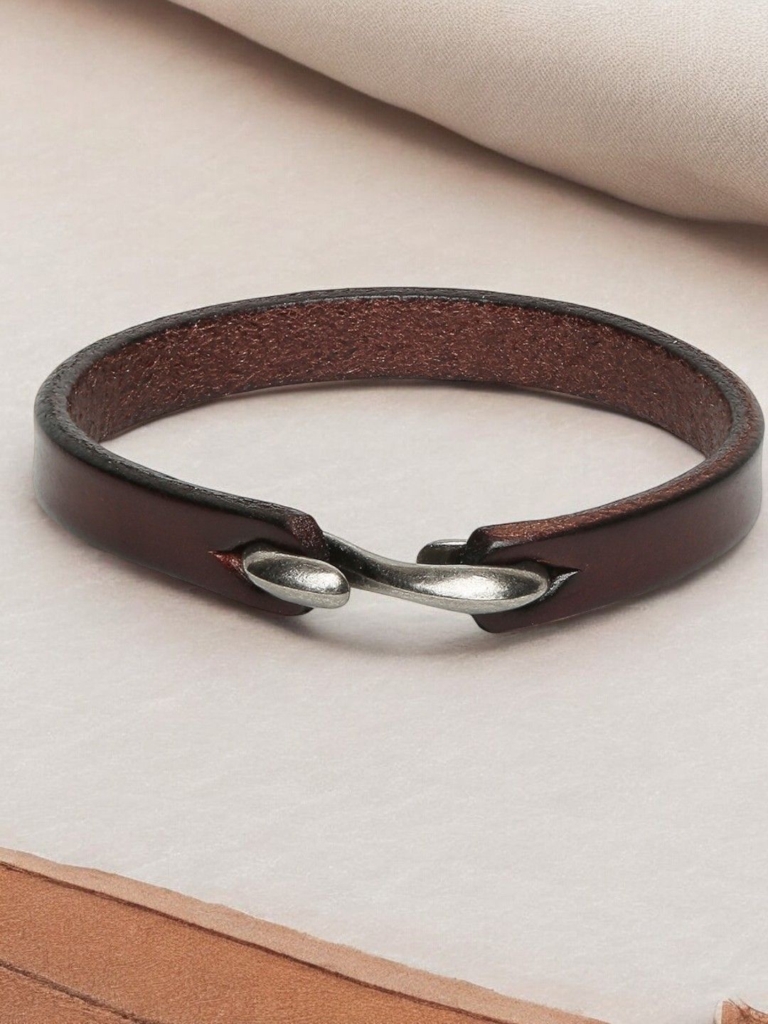 

fabula Men Leather Wraparound Bracelet, Brown