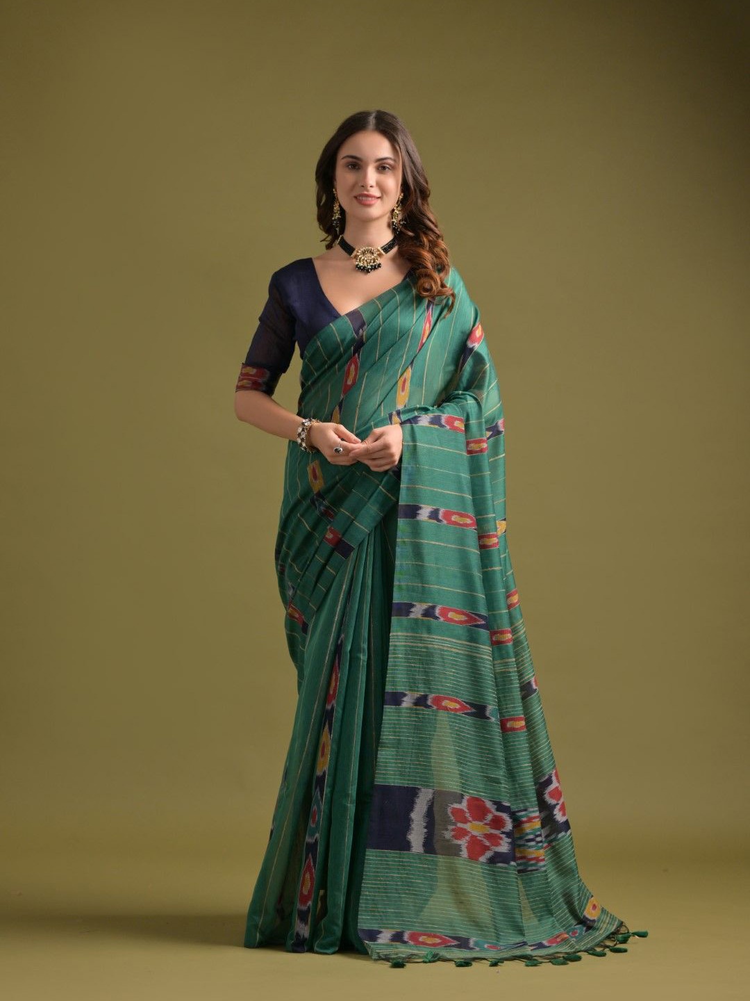 

VISHNU WEAVES Woven Design Pure Cotton Ikat Saree, Sea green