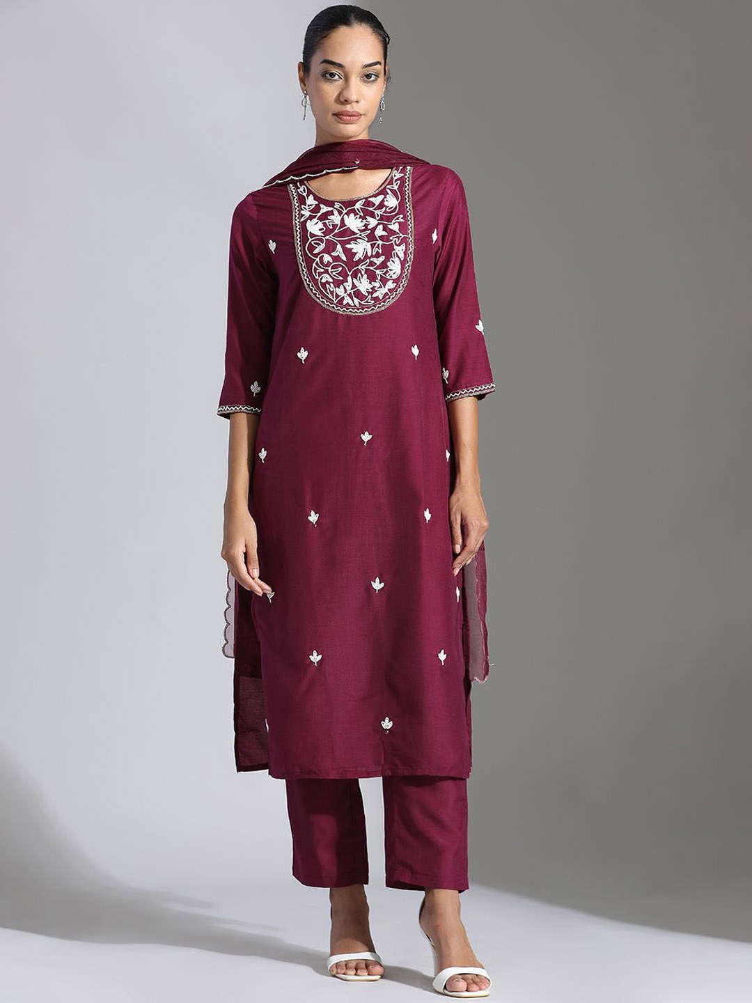 

Jaipur Kurti Floral Embroidered Pure Silk Straight Kurta With Trousers & Dupatta, Purple