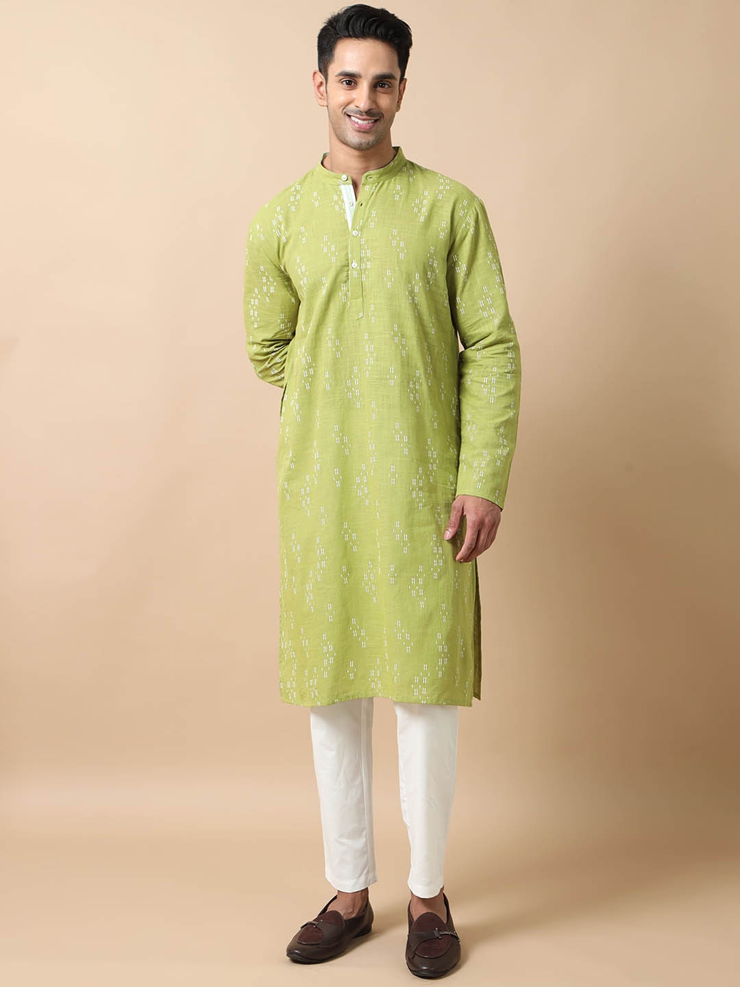 

FILORI Abstract Printed Regular Pure Cotton Kurta With Pyjama, Green