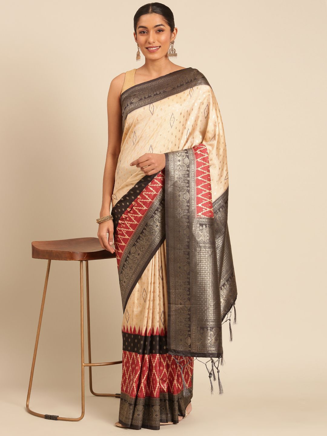

Fashion Petals Floral Zari Tussar Woven Work Traditional Saree, Cream